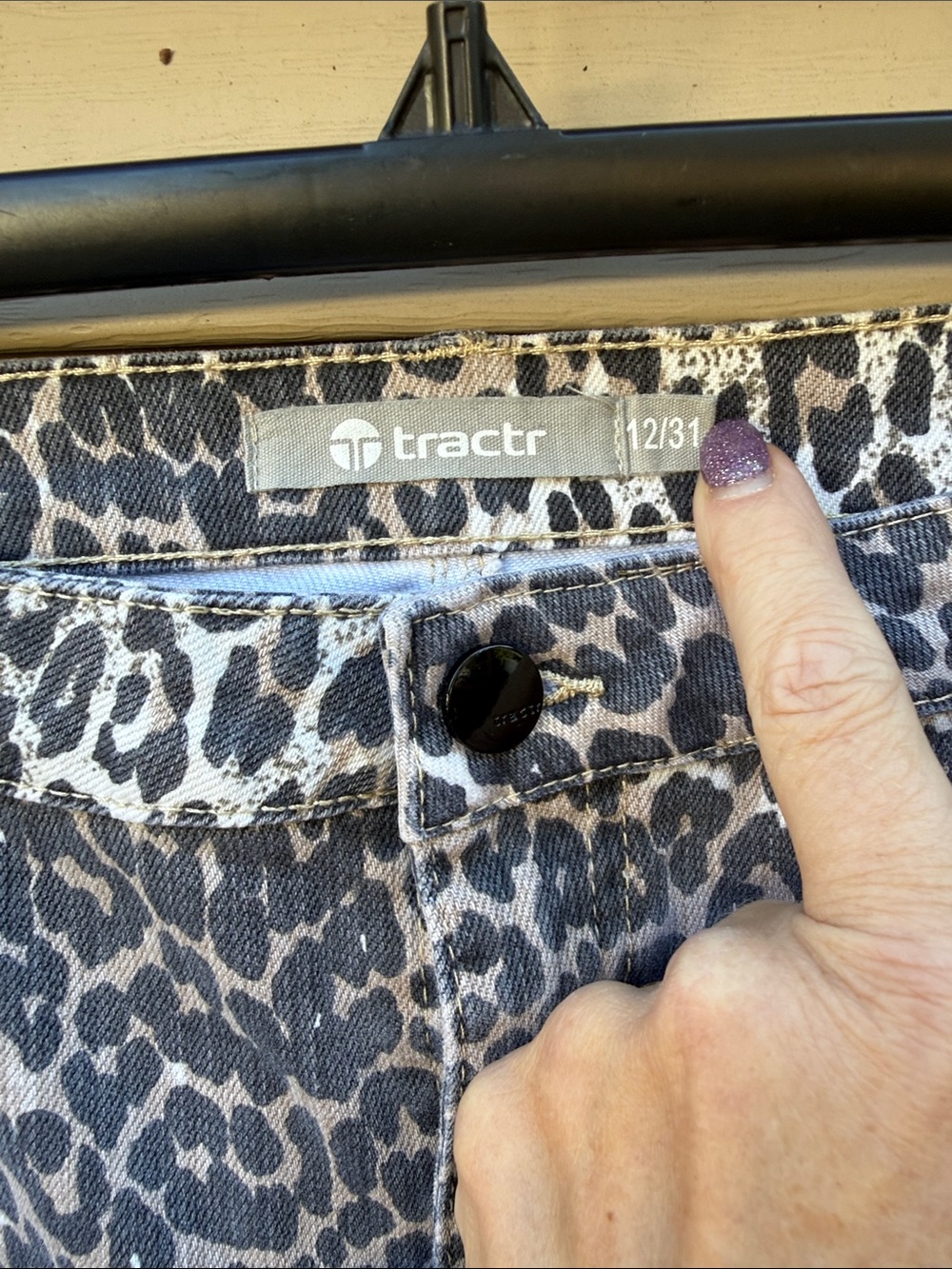 Tractr Snow Leopard-Print Wide-Leg Pants - Jeans Black, Tan, White Size 12 - Picture 5 of 12